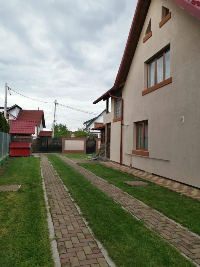 Vila De Vacanta Curtea De Arges Exterior photo